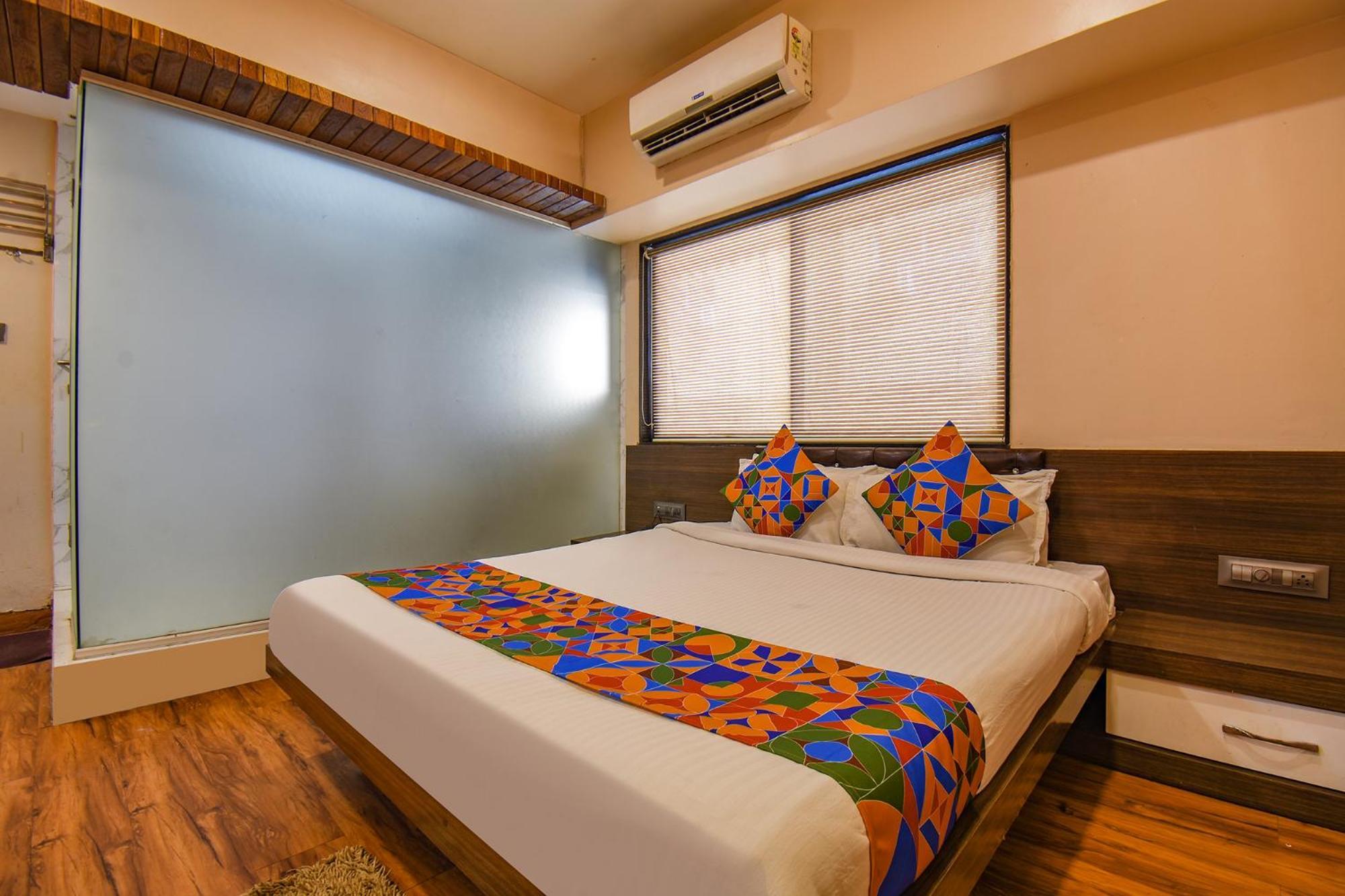 Fabexpress Glory - Nr Skywalk Bridge Hotel Pimpri-Chinchwad Exterior foto